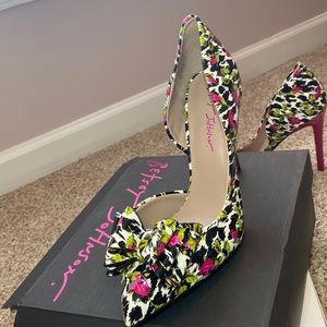 Betsy Johnson Prince, SZ 11, NEW